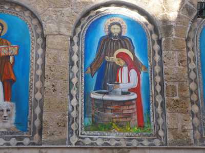 �Nel dipinto con la Madonna del Pozzo la Confraternita mi ha chiesto espressamente di disegnare l�aureola alla donna e di realizzare una tunica a fasce per Ges�...